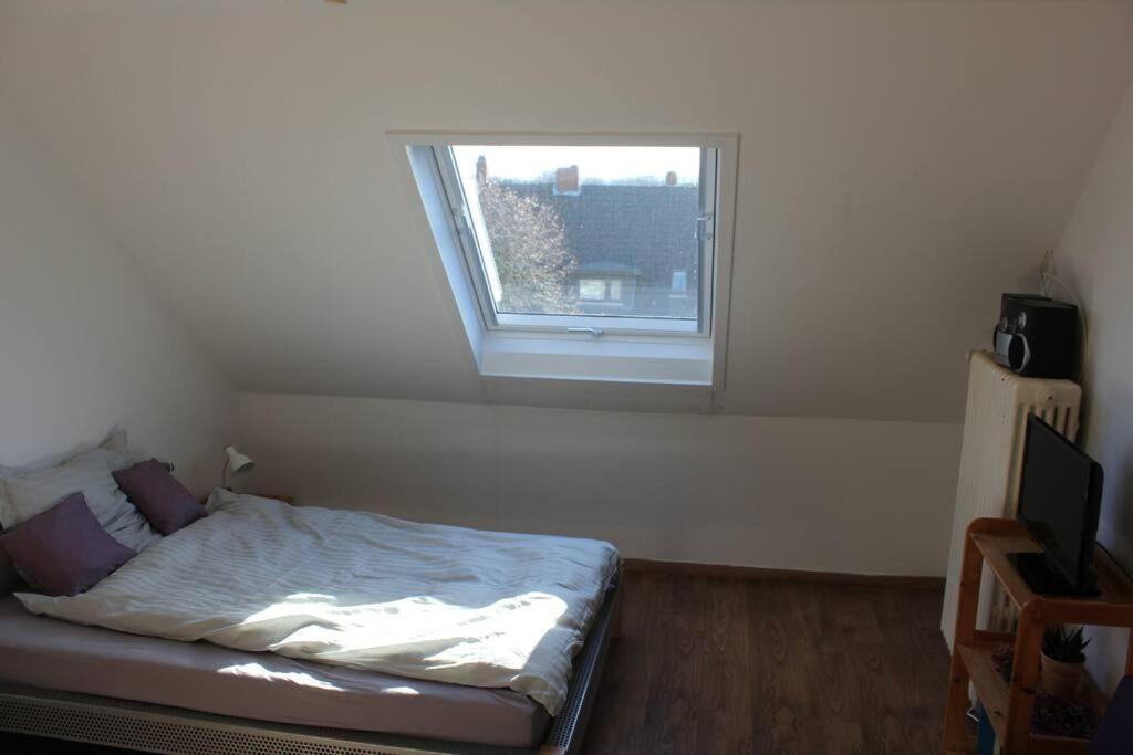 Ruhige Dachgeschosswohnung Seelze Ngoại thất bức ảnh